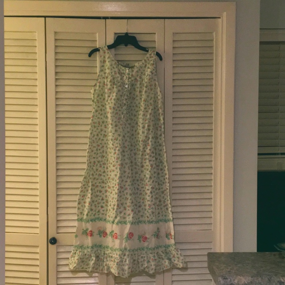 Women’s Laura Ashley floral nightgown, size Small. 100% cotton